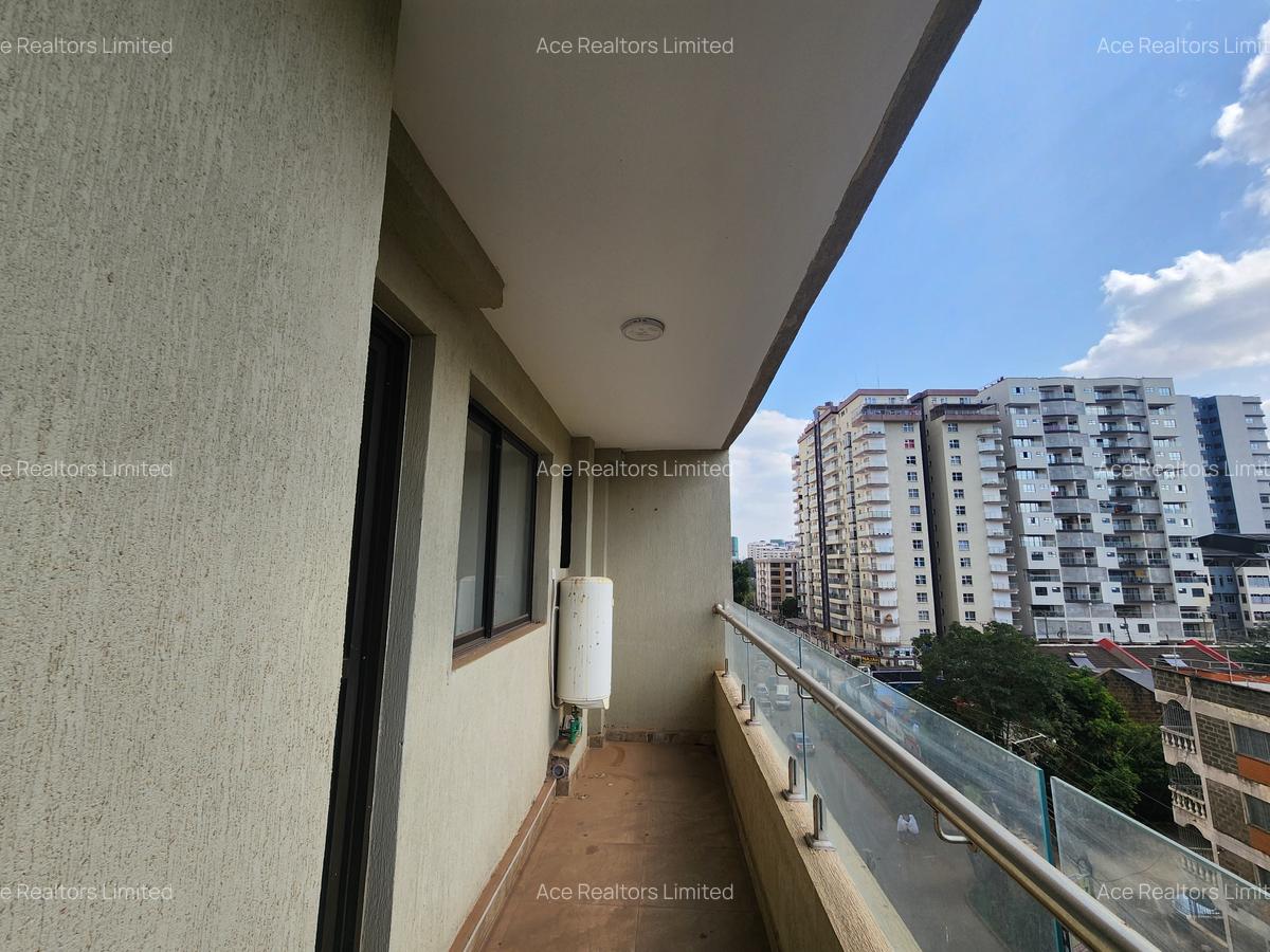 5 Bed Apartment with En Suite at Parklands - 5