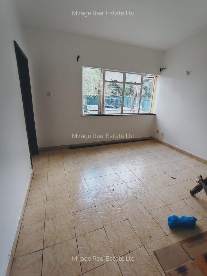 3 Bed House with Garden in Dennis Pritt - 4