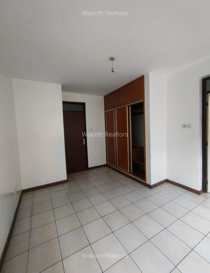3 Bed Apartment with En Suite in Kileleshwa - 10