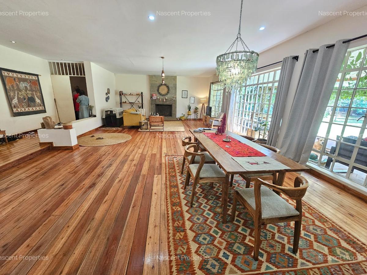 3 Bed House with En Suite in Ridgeways - 11