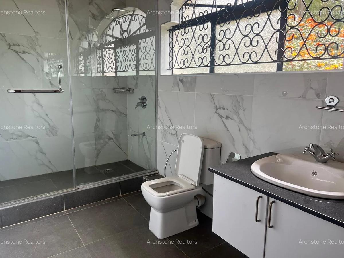 5 Bed House with En Suite in Nyari - 6