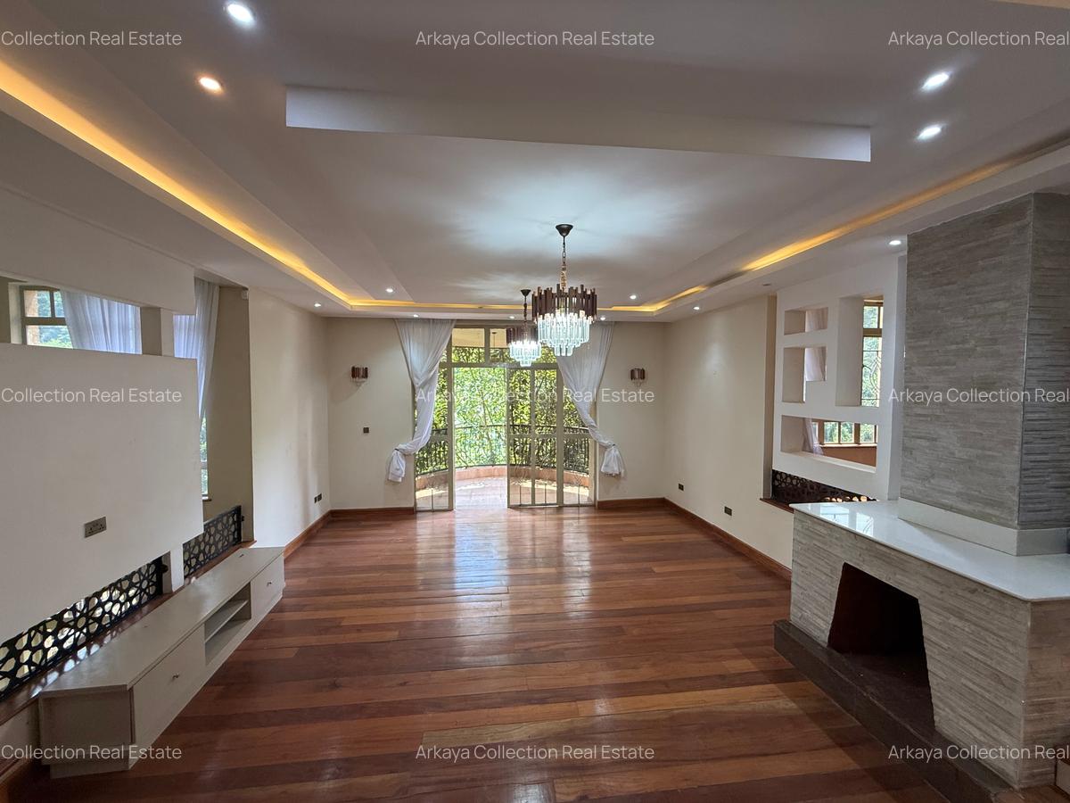 6 Bed House with En Suite in Nyari - 1