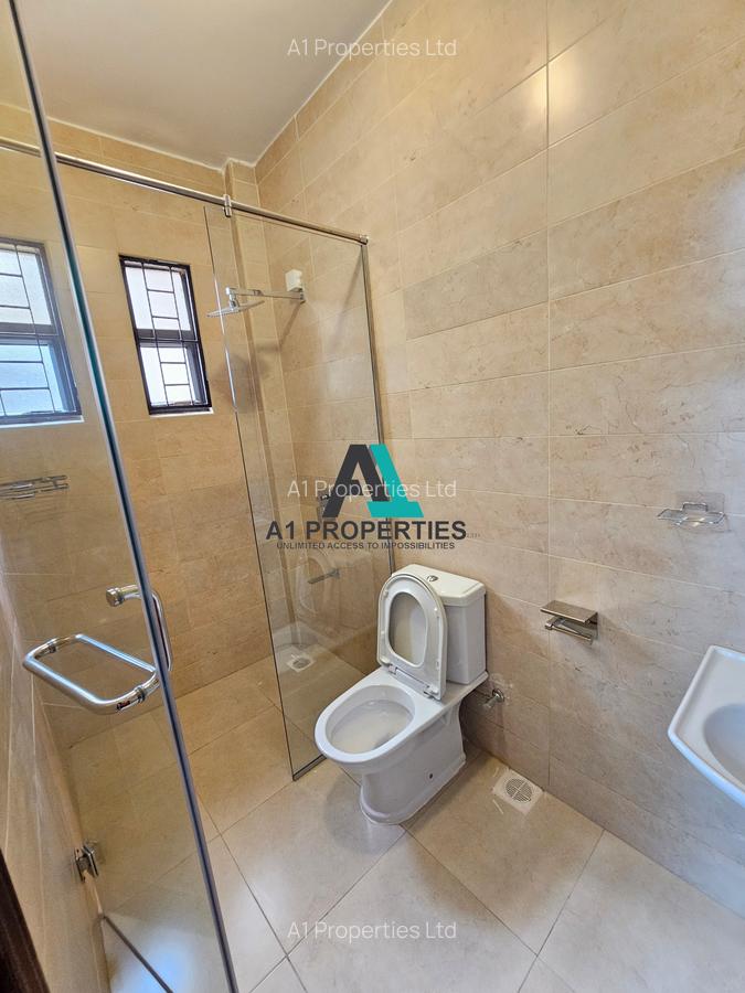 5 Bed Townhouse with En Suite in Lavington - 11