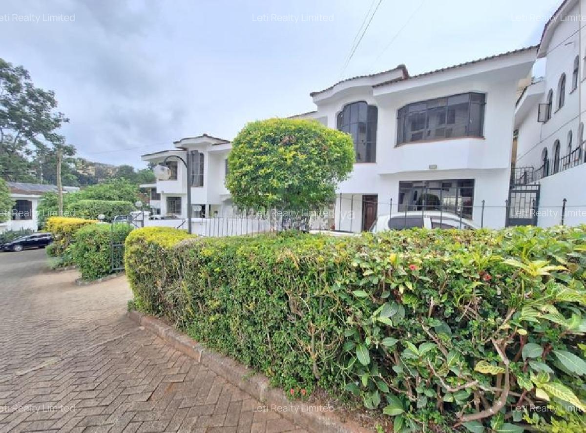5 Bed Townhouse with En Suite in Riverside - 2