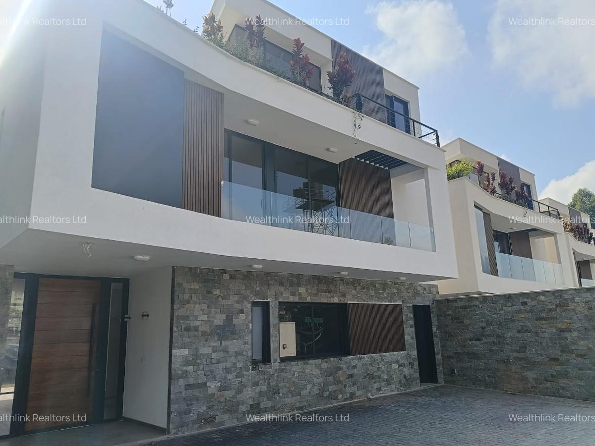 4 Bed Townhouse with En Suite at Paradise Lost - 10