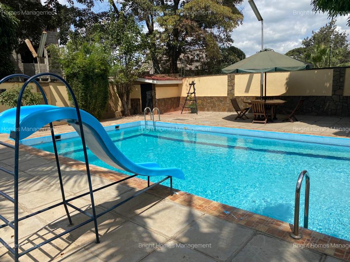 4 Bed Townhouse with En Suite in Lavington - 2