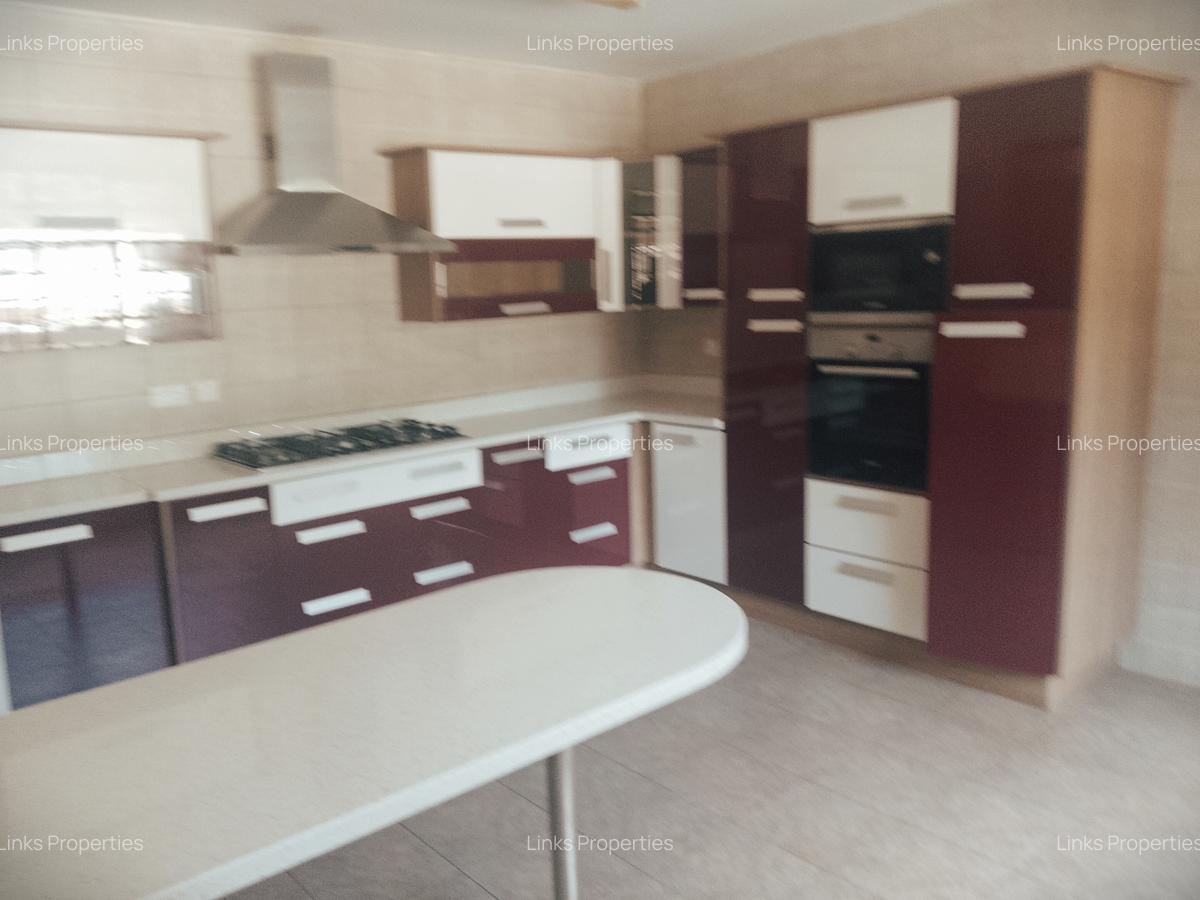 4 Bed Townhouse with En Suite at Karen - 8