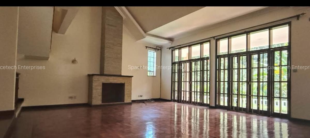 4 Bed Townhouse with En Suite in Rosslyn - 3