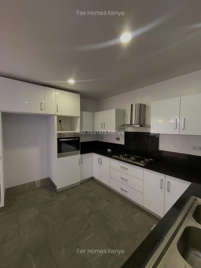 3 Bed Apartment with En Suite at Othaya Road - 19