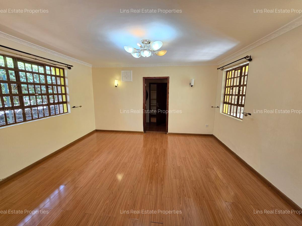 4 Bed House with En Suite in Runda - 20