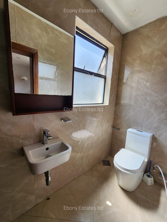 5 Bed Townhouse with En Suite in Lavington - 2