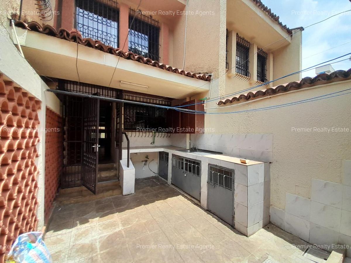 5 Bed Villa with En Suite at Rhapta Road - 7