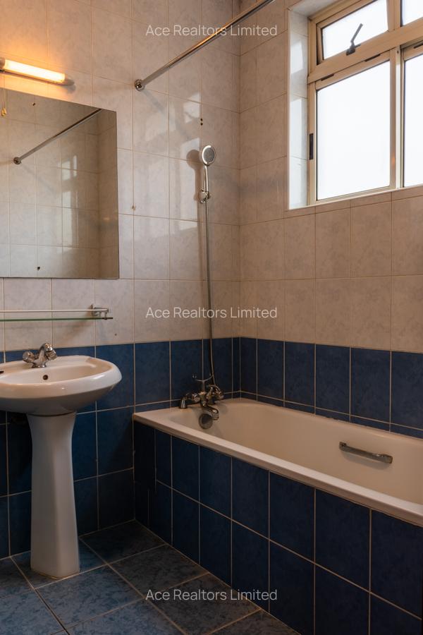 3 Bed Apartment with En Suite at Sports Road - 6