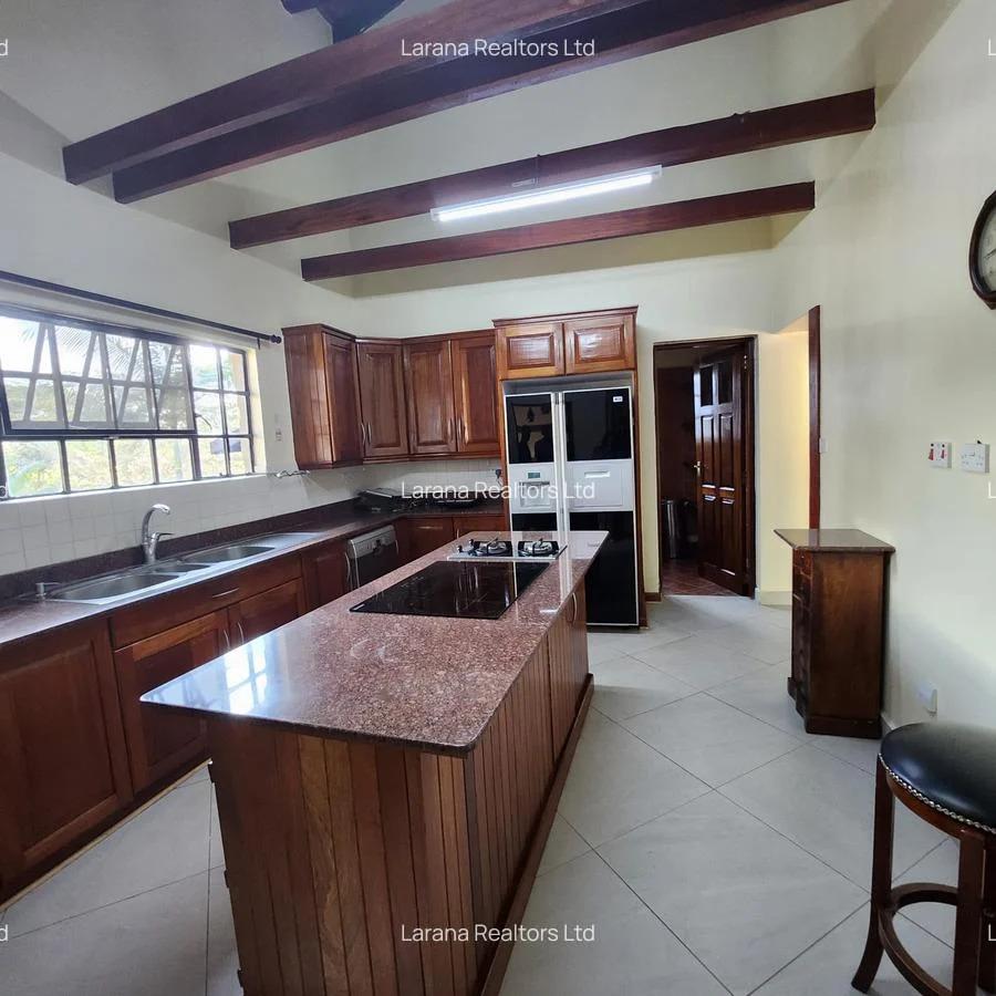 5 Bed Villa with En Suite at Hardy - 7