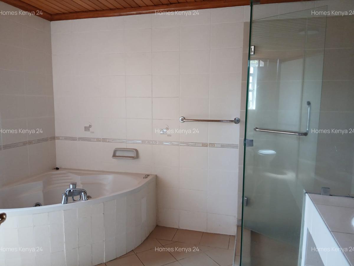 4 Bed House in Runda - 18