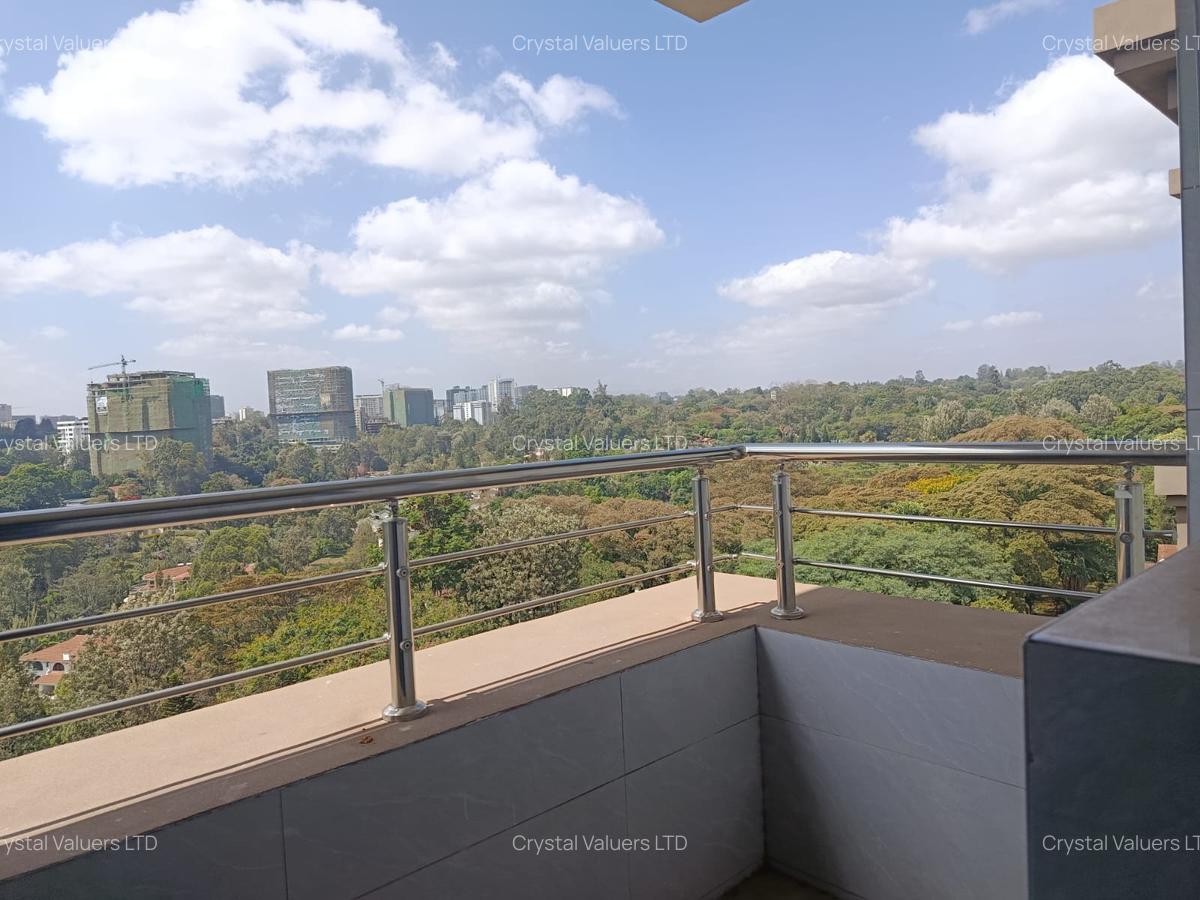 3 Bed Apartment with En Suite in Riverside - 14