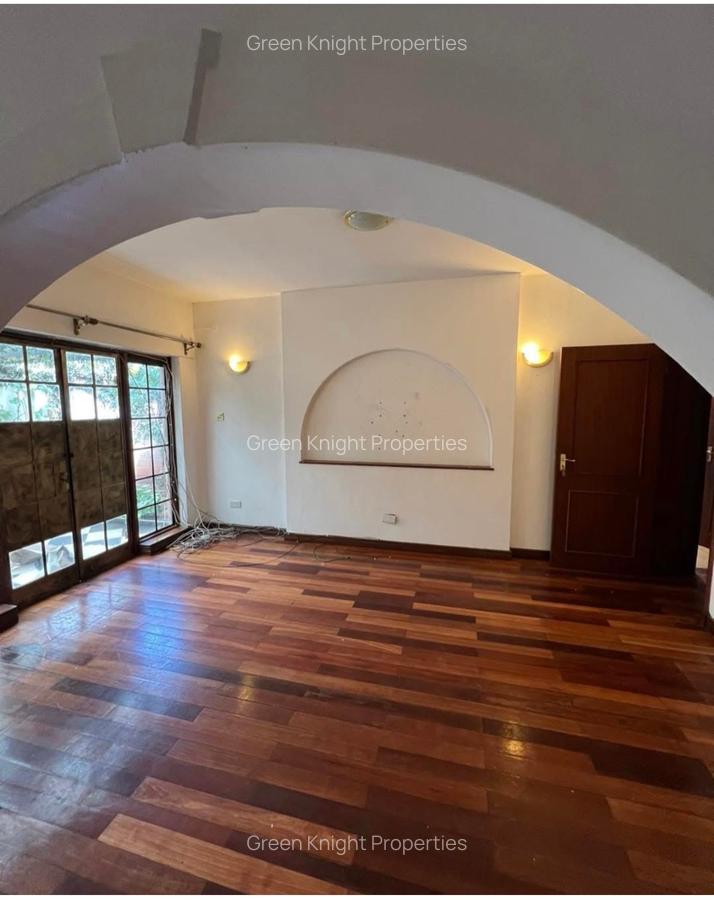 4 Bed Townhouse with En Suite in Westlands Area - 7
