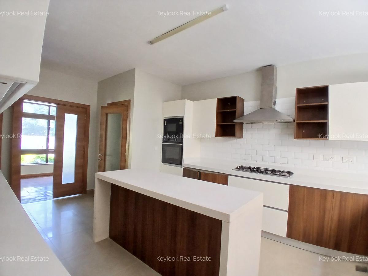 5 Bed Townhouse with En Suite at Lavington Green - 14