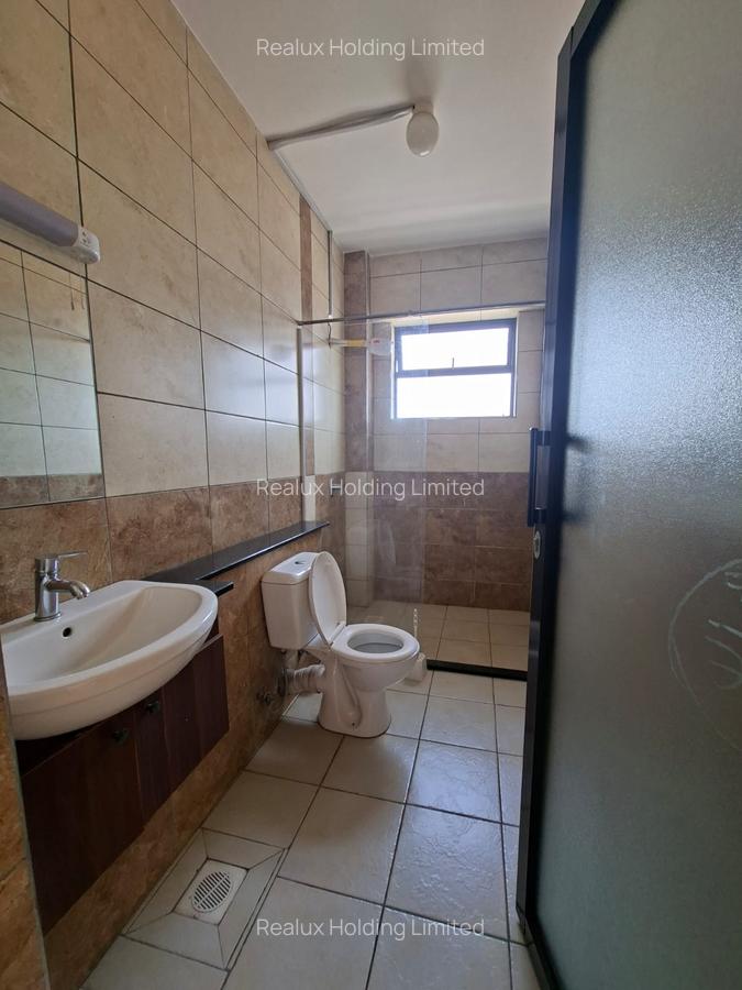 3 Bed Apartment with En Suite in Westlands Area - 18