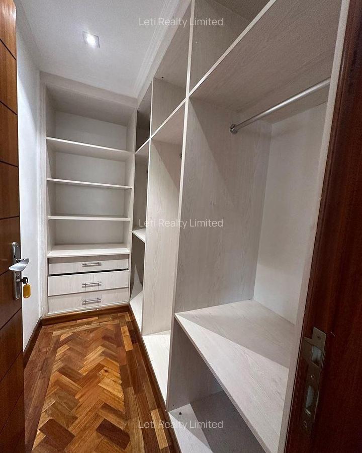 4 Bed Townhouse with En Suite in Lavington - 7