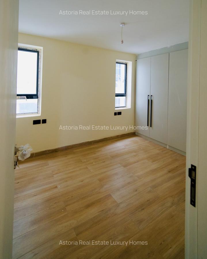 4 Bed Apartment with En Suite at 2026-430 - 16
