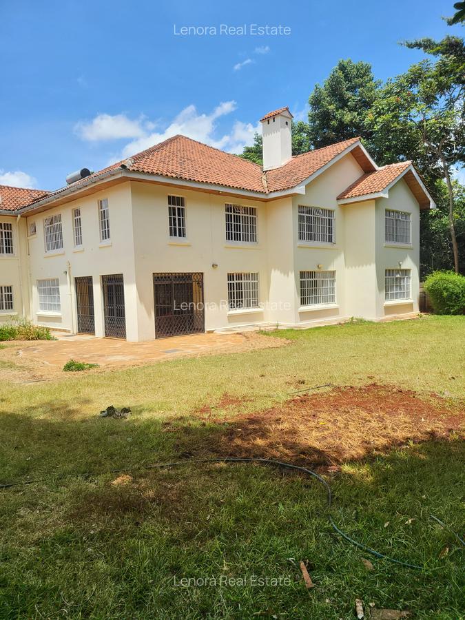 5 Bed Villa with En Suite in Nyari - 2