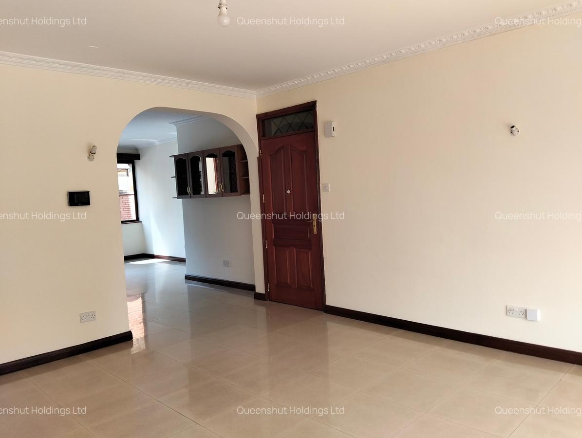 3 Bed Apartment with En Suite in State House - 4