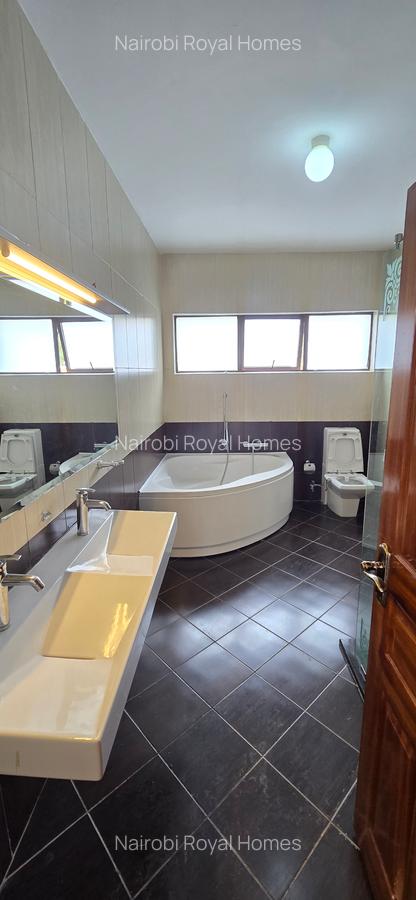 5 Bed Townhouse with En Suite at Grovelia Grove - 15
