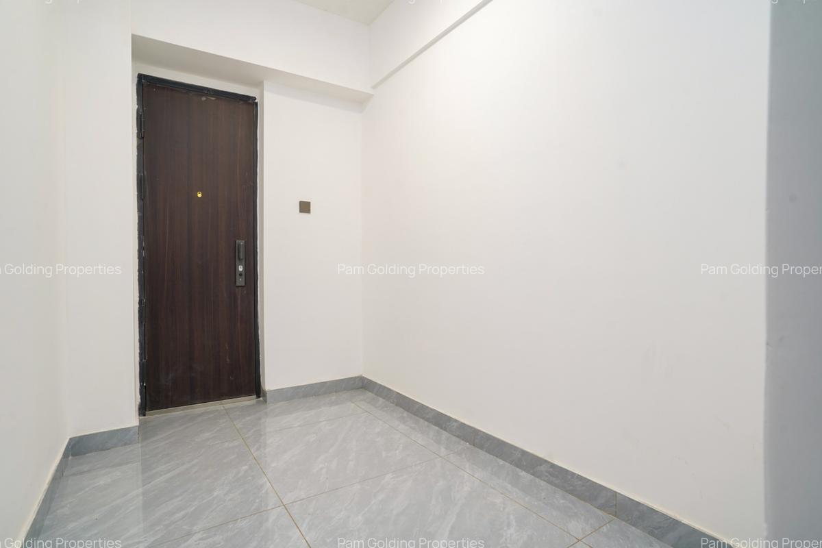 Furnished 3 Bed Apartment with En Suite at Riverside Drive - 8