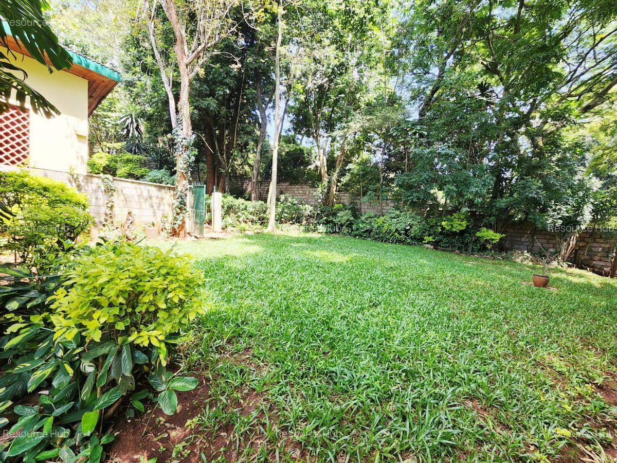 4 Bed House with En Suite at Lavington - 3