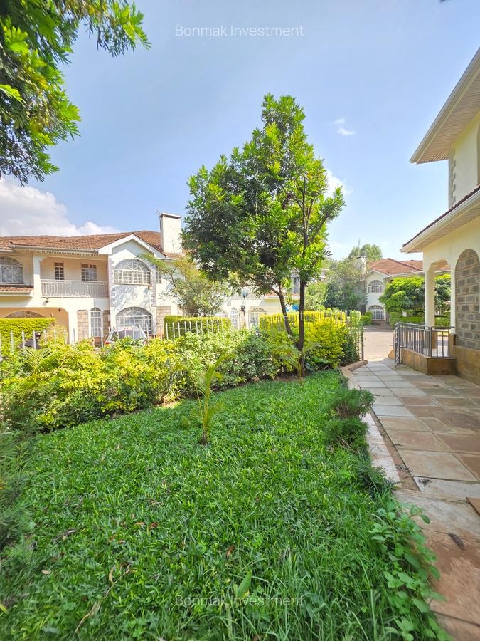 4 Bed Townhouse with En Suite at Lavington Green - 2