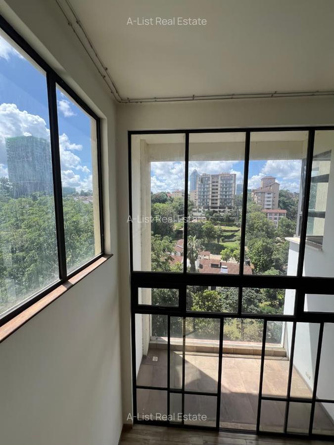 4 Bed Apartment with En Suite at Riverside Drive - 2