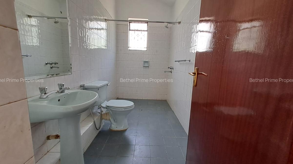 4 Bed Townhouse with En Suite in Spring Valley - 19
