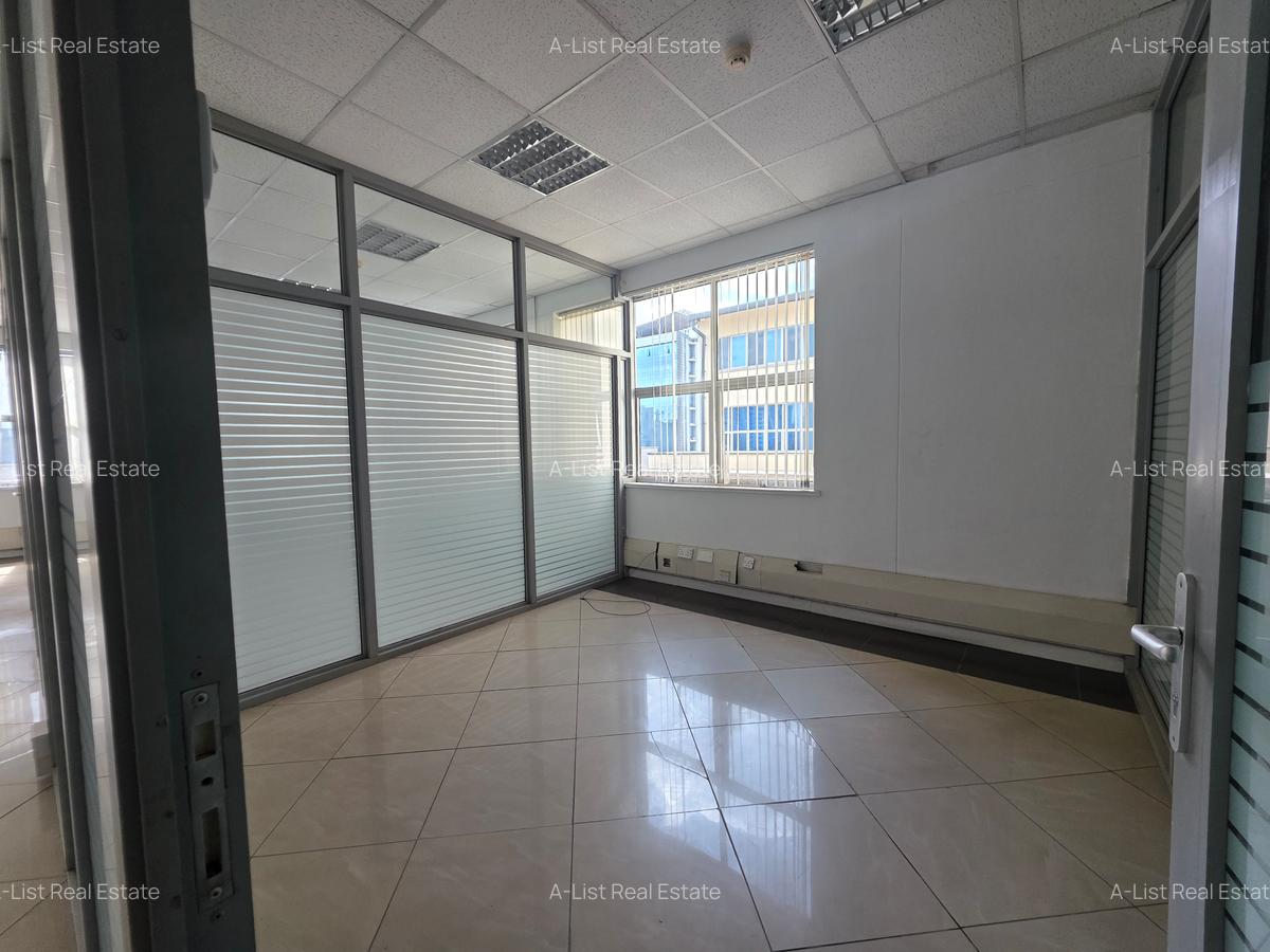7,000 ft² Commercial Property with Service Charge Included at Lenana Road - 7