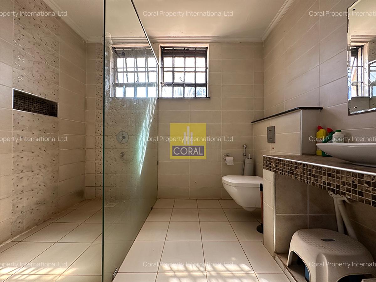 7 Bed House in Runda - 9