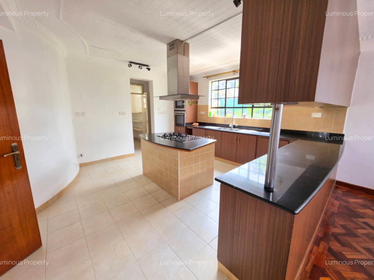 4 Bed Villa with En Suite at Garden Estate - 9