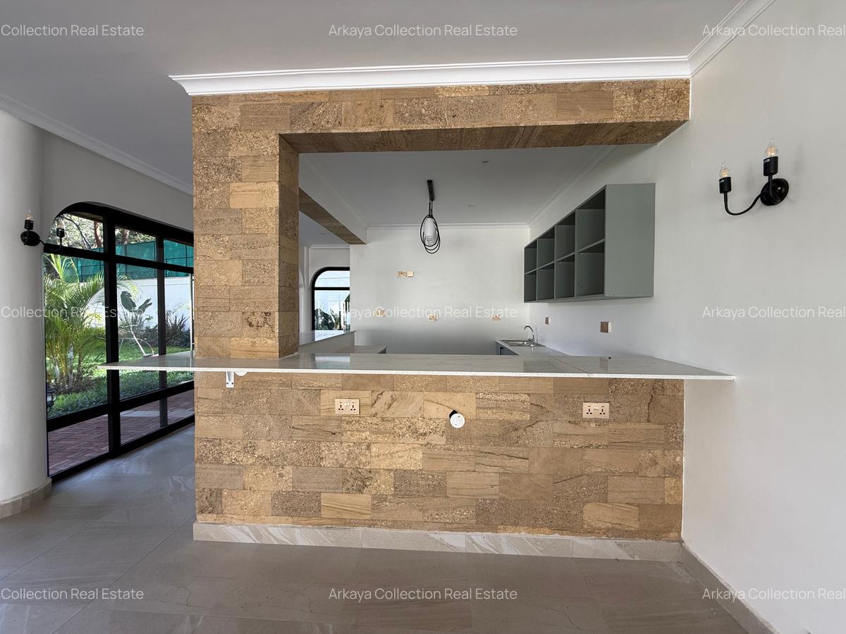 5 Bed House with En Suite in Runda - 18