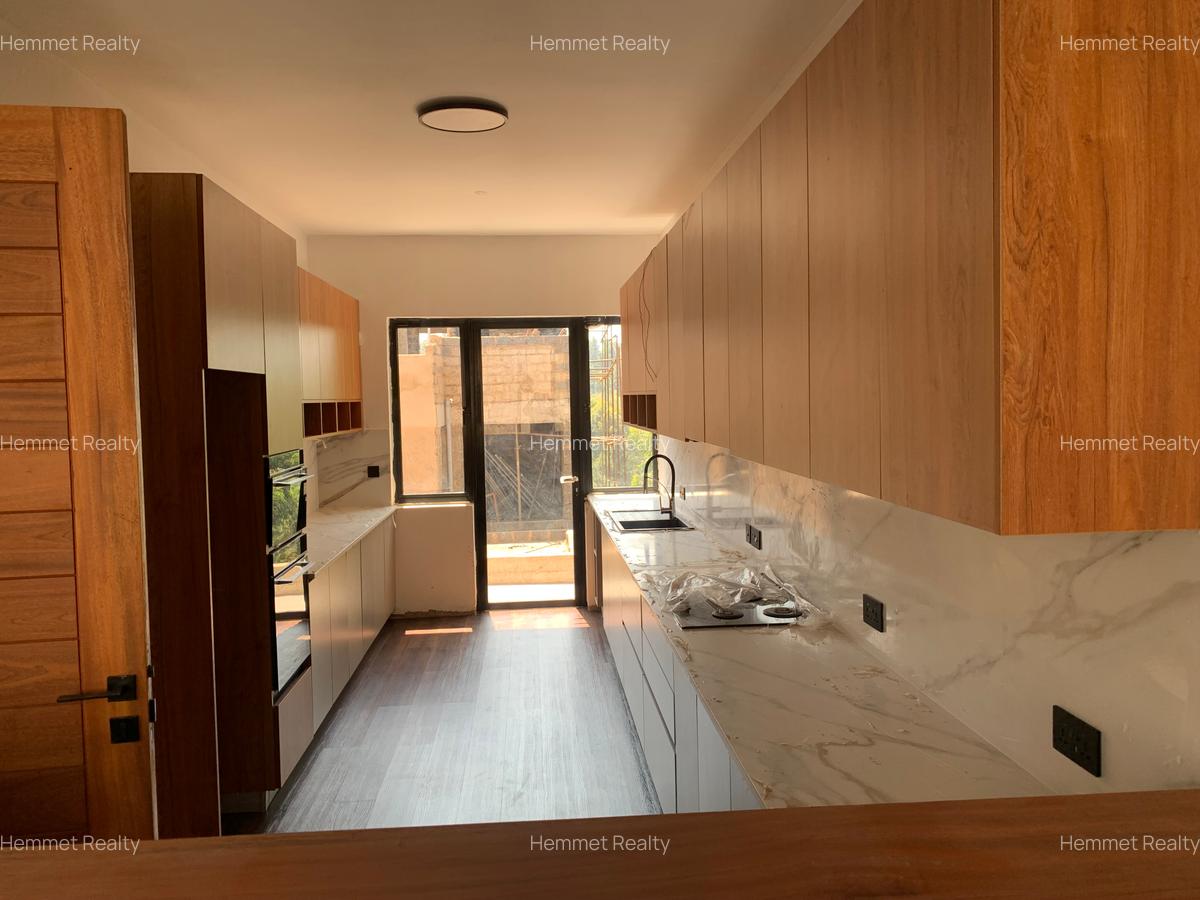 5 Bed Townhouse with En Suite in Kitisuru - 2