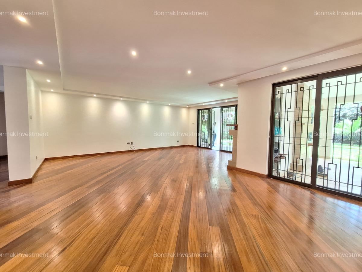 5 Bed Townhouse with En Suite at Lavington Green - 5