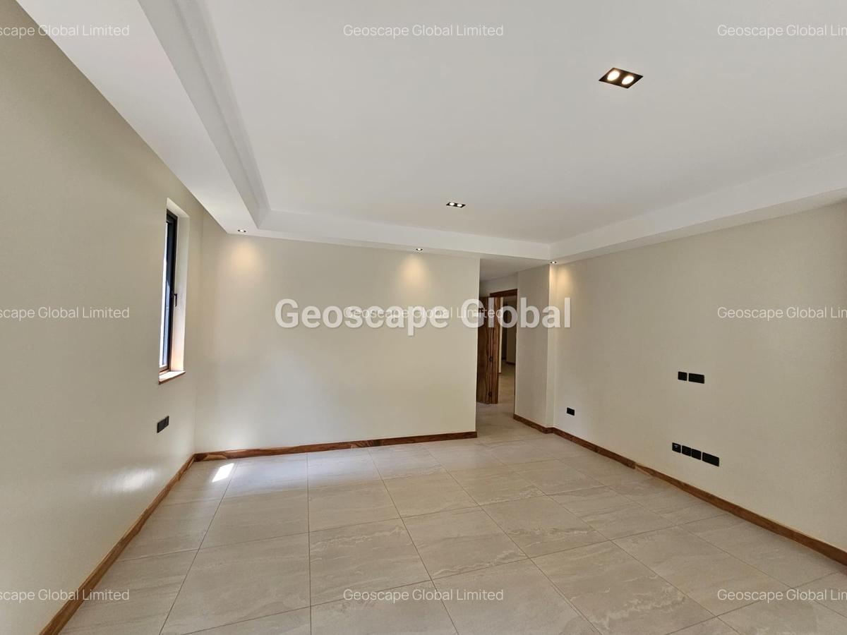 4 Bed Apartment with En Suite in Spring Valley - 7