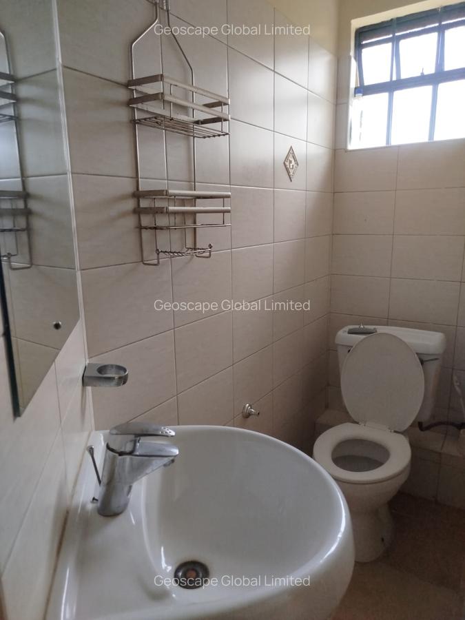 4 Bed House with En Suite in Lavington - 11