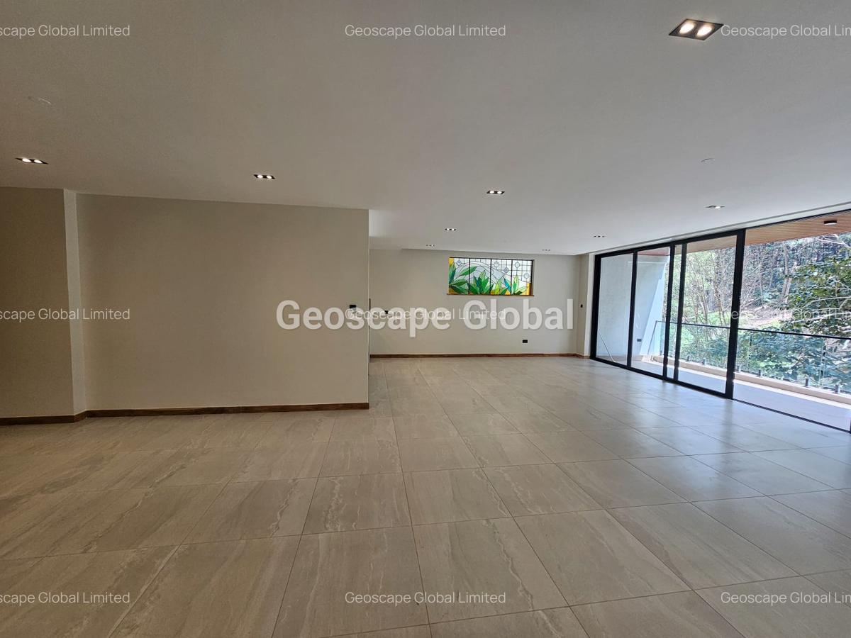 4 Bed Apartment with En Suite in Spring Valley - 8