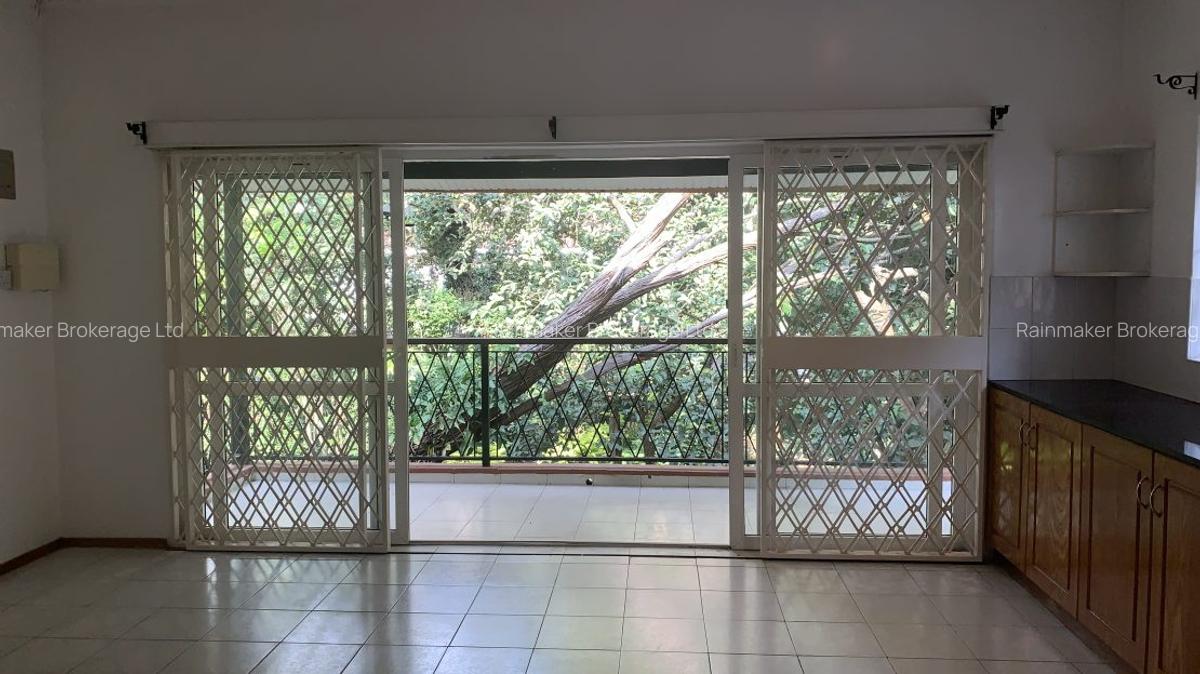 6 Bed House with En Suite in Spring Valley - 7