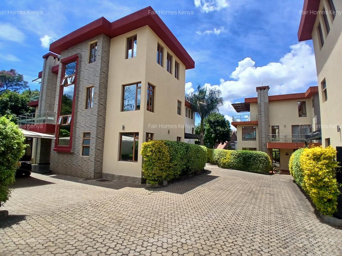 5 Bed Townhouse with En Suite at Riverside Drive - 15