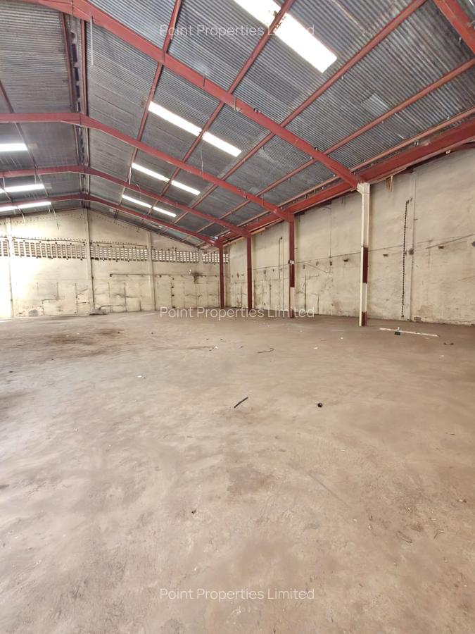 Warehouse with Parking in Industrial Area - 2