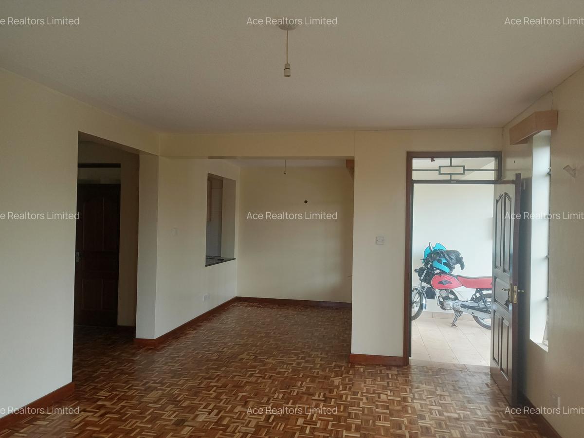 4 Bed Townhouse with En Suite at Near Isk - 6