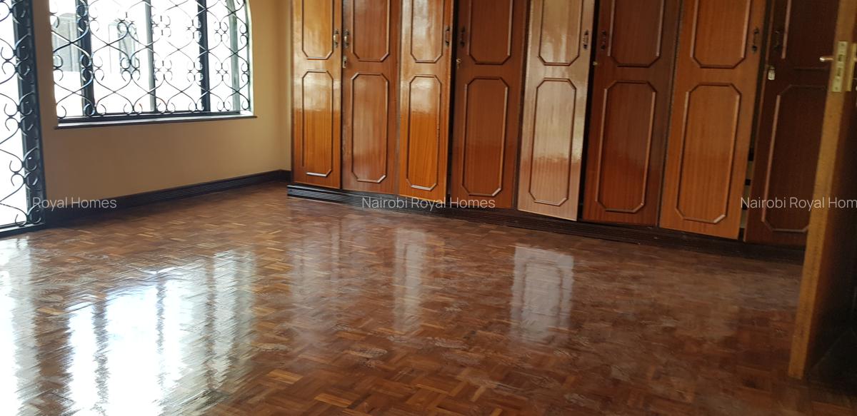 5 Bed Townhouse with En Suite at Yaya Center - 12