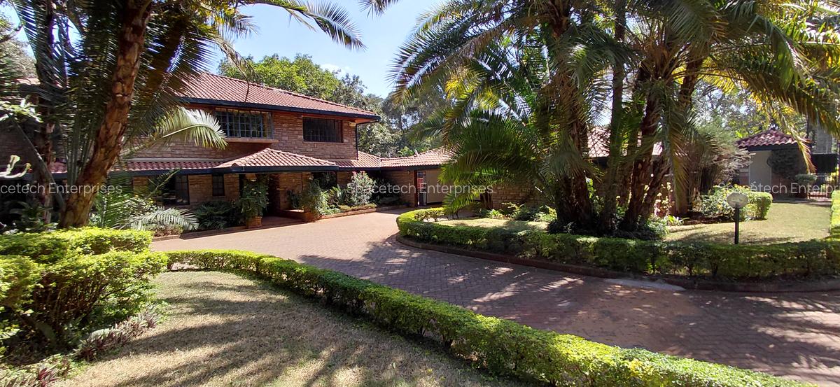 5 Bed Townhouse with En Suite in Runda - 2