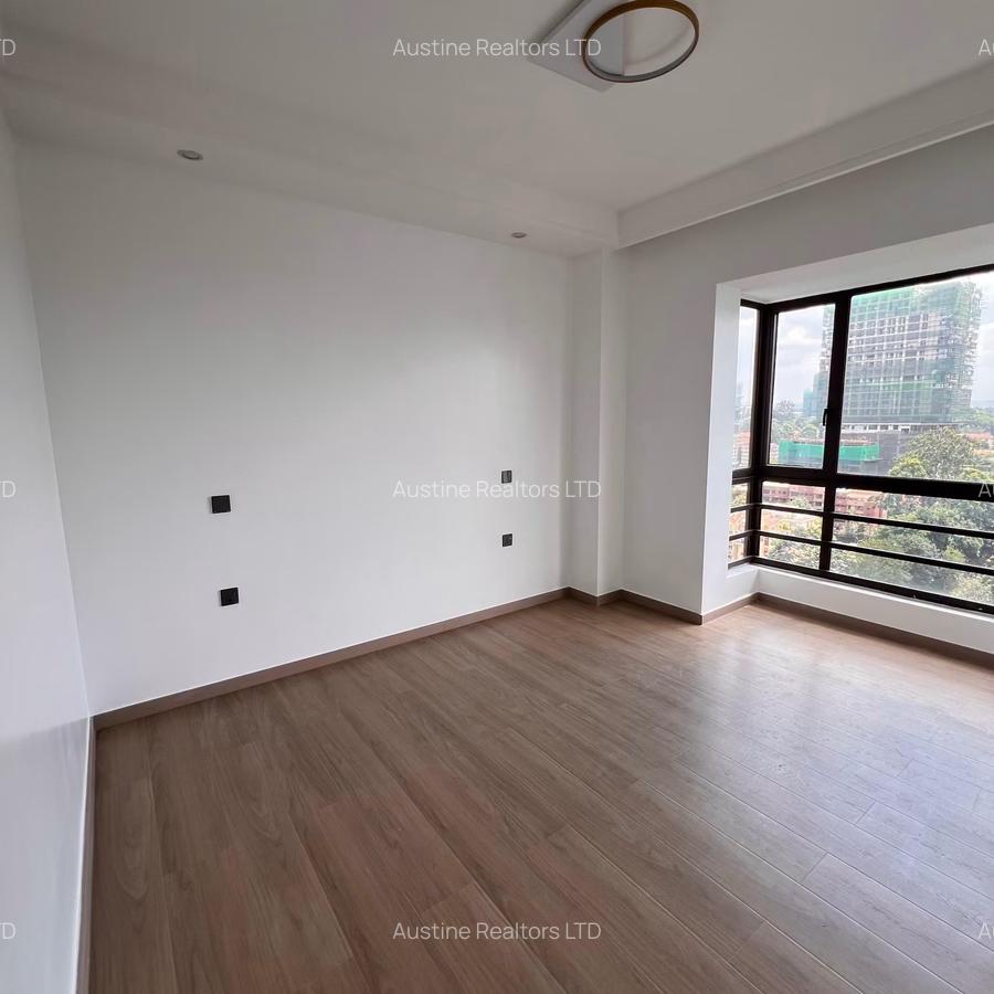 3 Bed Apartment with En Suite at Riverside Drive - 11