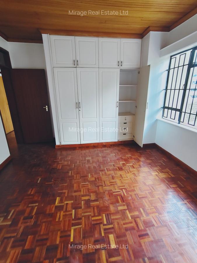 4 Bed Apartment with Swimming Pool in Kilimani - 18